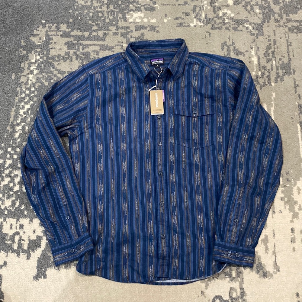 Patagonia Lightweight Fjord Flannel Shirt NWT. Medium.